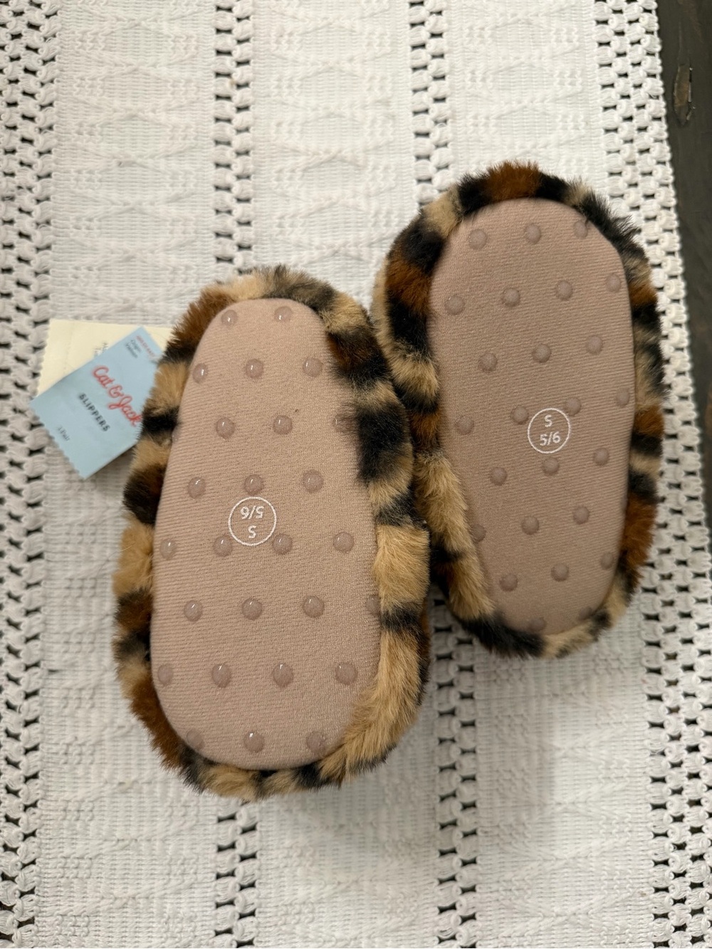 Cat & Jack Leopard Print Cat Slippers - Black and Brown Faux Fur Size 5/6 - Picture 5 of 5